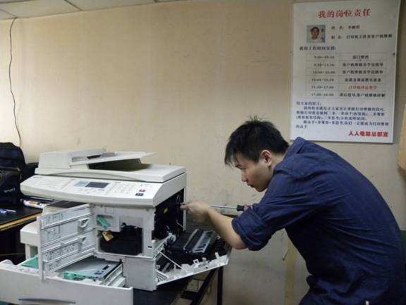 故事叙述类:从旧机器到新用途——二手电脑的重生之旅